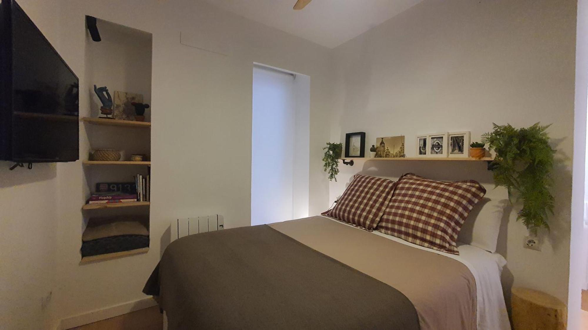 Rentadore Atocha Suites Мадрид Экстерьер фото
